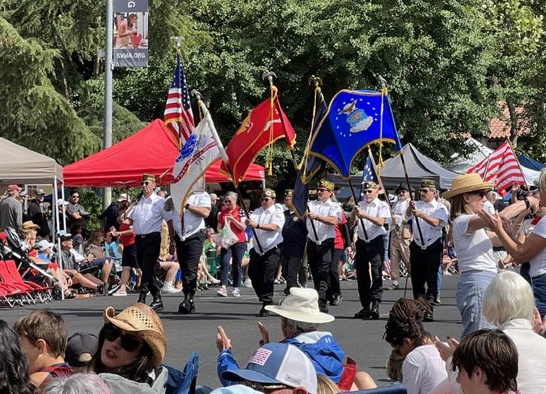 BearFlagColorGuard20234thJulyParade.jpg
